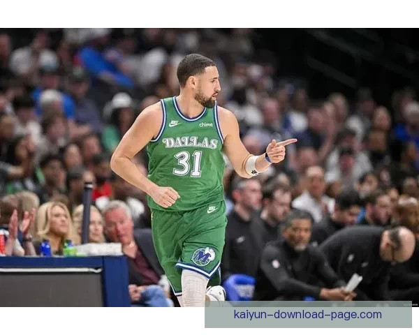 罗林斯狂砍24分三分如雨雄鹿大胜独行侠库兹马贡献20分